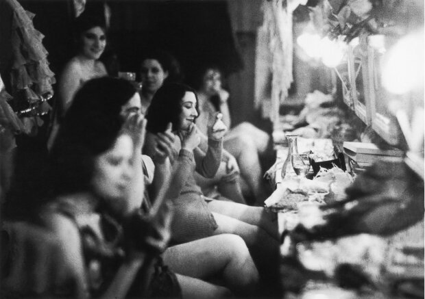 Věková historie hlavního kabaretu na světě „Moulin Rouge“ na fotografiích
