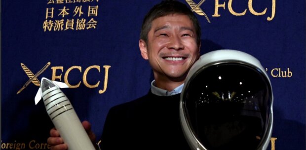 Japonský miliardář oznamuje, že hledá společnici, která poletí s ním na Měsíc na raketě SpaceX