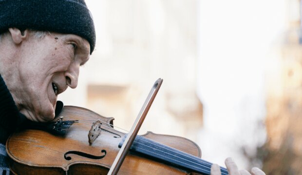 Zázrak na Vánoce: nevidomý hudebník obdržel nejvýznamnější dárek ve svém životě