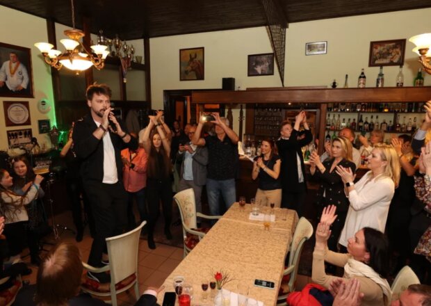 Oslava narozenin Karla Vágnera. Foto: snímek obrazovky ahaonline.cz