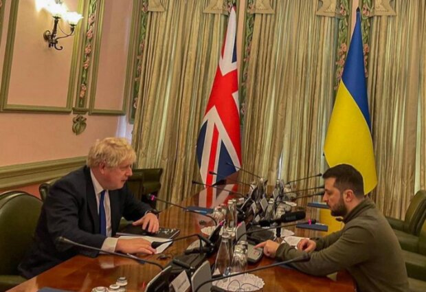 Boris Johnson a Volodymyr Zelenskyj. Foto: snímek obrazovky YouTube