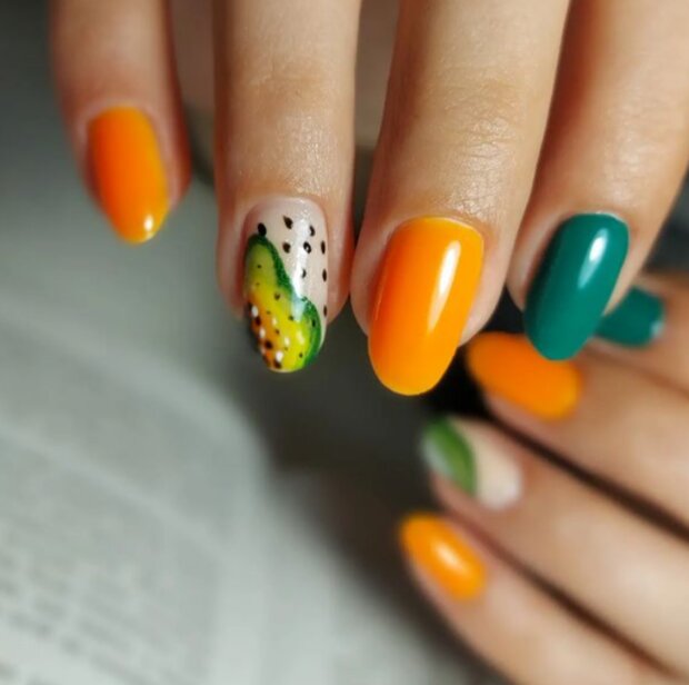 Nápady na jasnou manikúru. Foto: snímek obrazovky Instagram