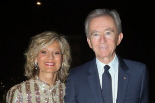 Hélène Mercier a Bernard Arnault. Foto: snímek obrazovky hyser.ua